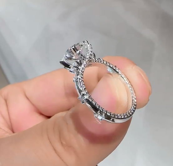 Wedding anniversary gift diamond ring customization VVS 2