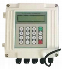 Ultrasonic flow meter 