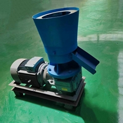 Small sawdust pellet machine