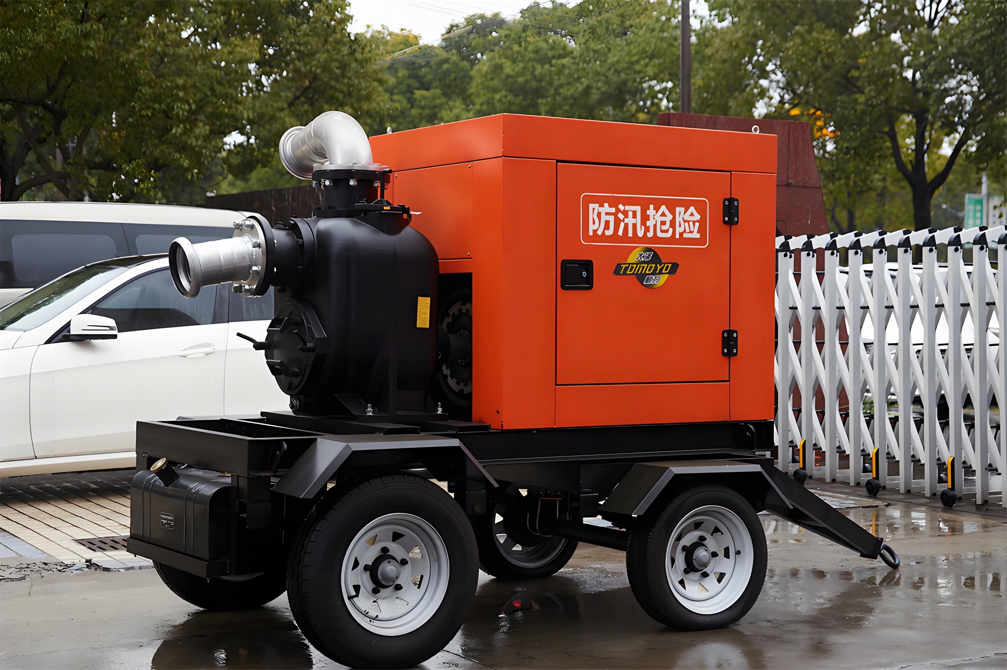 Mobile Water Pump Truck Diesel Powered Urban Flood Control Sewage Discharge 1