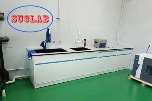 Customizable Chemistry Lab Bench with Splash-proof Box and Safeguard Cover 1