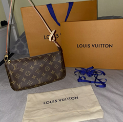                  Pochette Accessories Shoulder Bag in Monogram Women handbag LV 