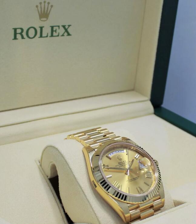 Rolex President 40mm Day-Date 228238 18K Yellow Gold Champagne Roman Dial NEW