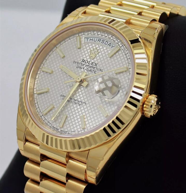 Rolex President Day-Date 228238 18K Yellow Gold Silver Motif Dial Watch BP swiss