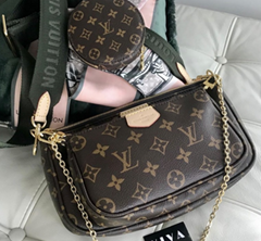               Multi Pochette Accessoires Monogram Canvas Fall/Winter Collection 