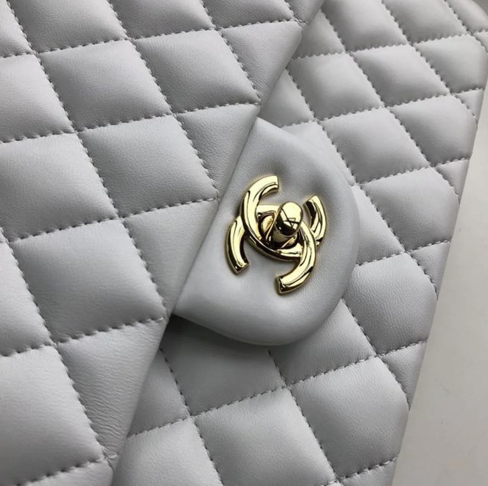 Chanel Classic Flap Bag 25cm Gold Hardware Lambskin Leather Spring Summer White 