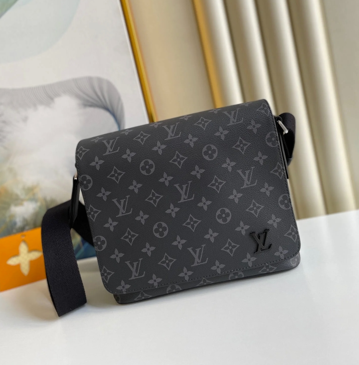 Louis Vuitton M45272 District PM 25cm LV women designer luxury fashion handbag 
