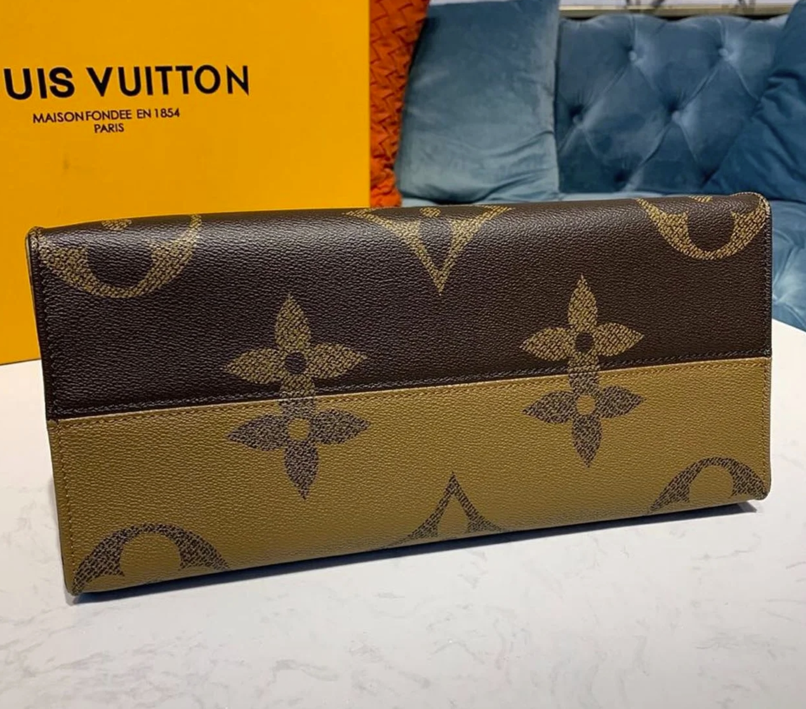 Louis Vuitton OnTheGo Bag 34cm Monogram Giant/Monogram Reverse Canvas Spring/Summer Collection M44577, Brown/Tan