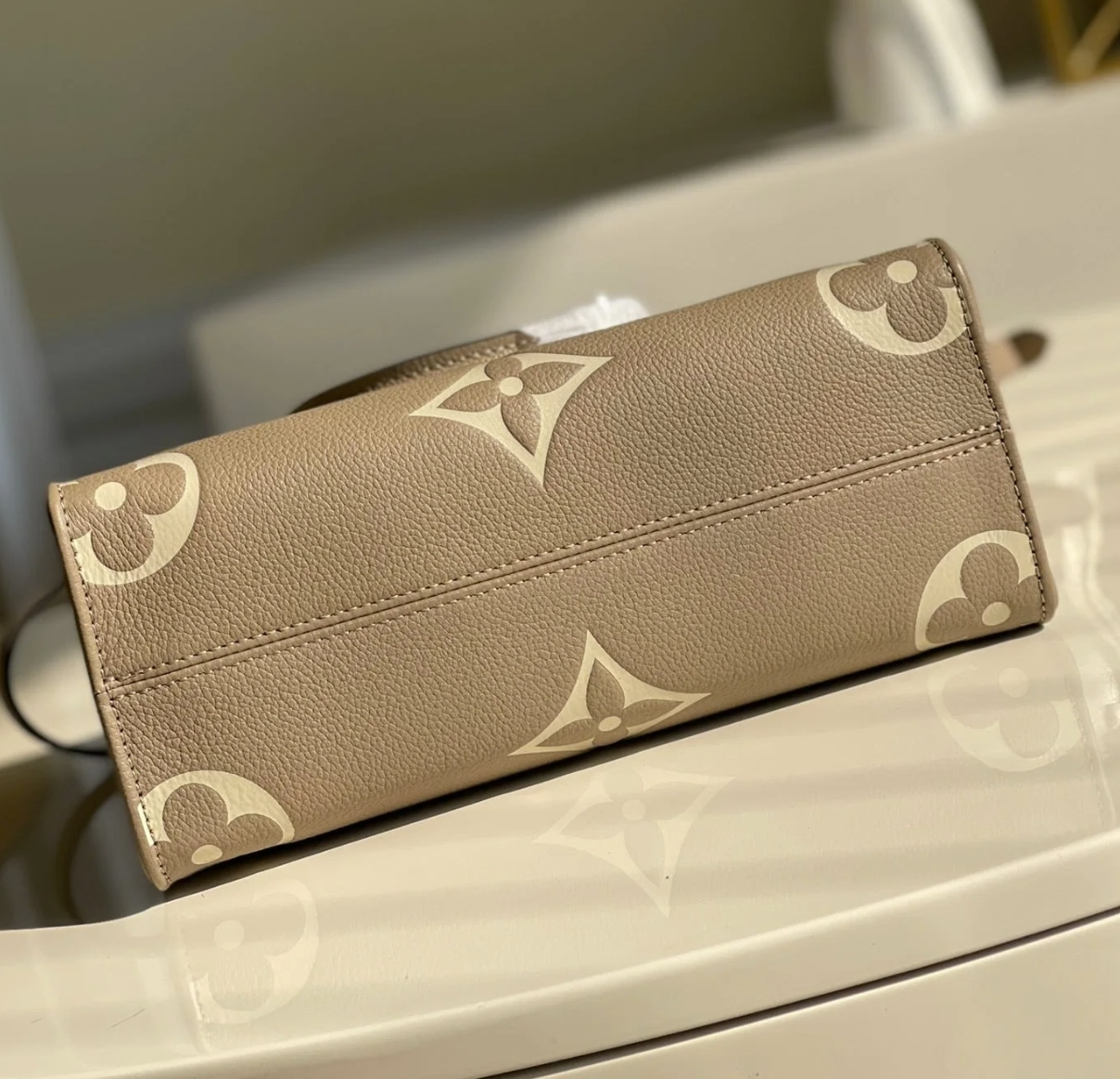 Handle Bag 25cm Light-Brown LV bags cheap sale OnTheGo Monogram Canvas tote bags