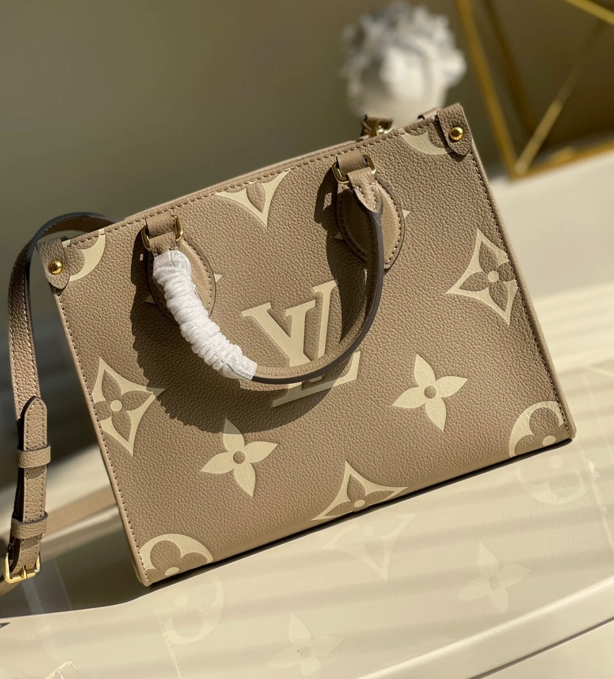 Handle Bag 25cm Light-Brown LV bags cheap sale OnTheGo Monogram Canvas tote bags