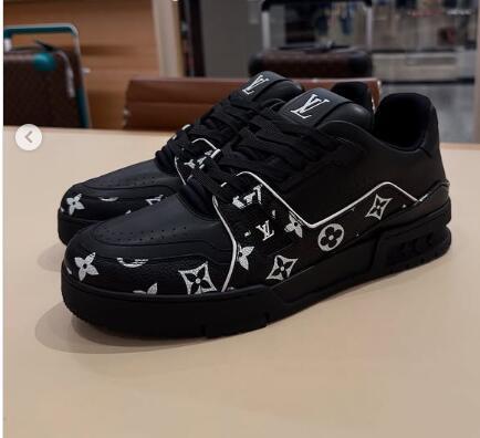 Louis Vuitton 1AHTO6 LV Trainer Sneaker Monogram Virgil Abloh basketball sneaker