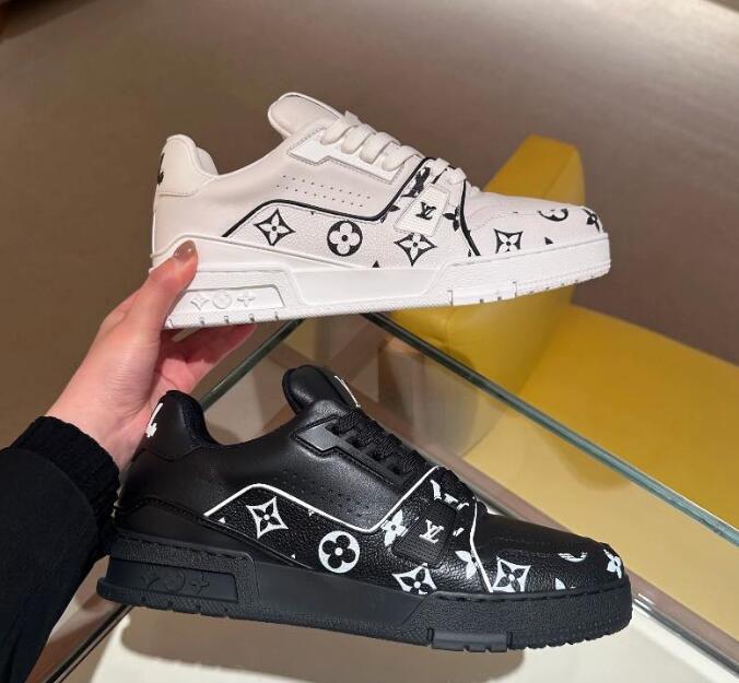 Louis Vuitton 1AHEKG LV TM LV Trainer Sneaker multicolored Monogram Murakami lv