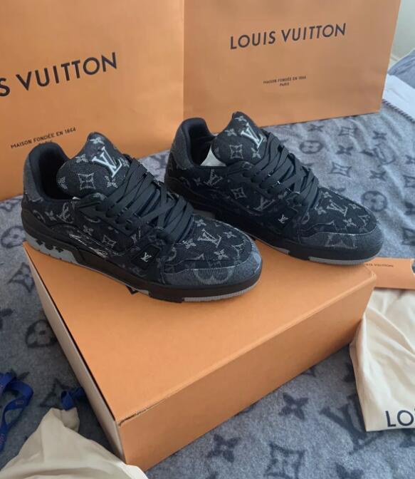 Buy Louis Vuitton 1AHEKG LV TM Trainer Sneaker multicolored Monogram Murakami lv
