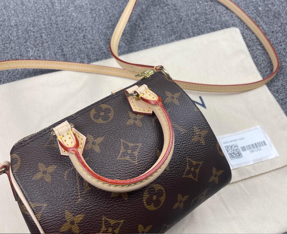               Monogram Mini Pochette Accessoires Pouch M58009     uxury handbags 8