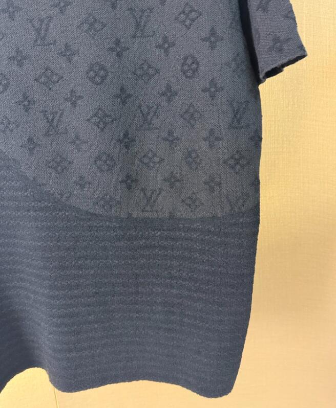 Louis Vuitton 1AHCMO Graphic Jacquard short-sleeved black knitted crewneck Monogram Men T-Shirt LV Tee