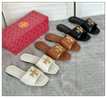Eleanor slides leather logo-plaque open