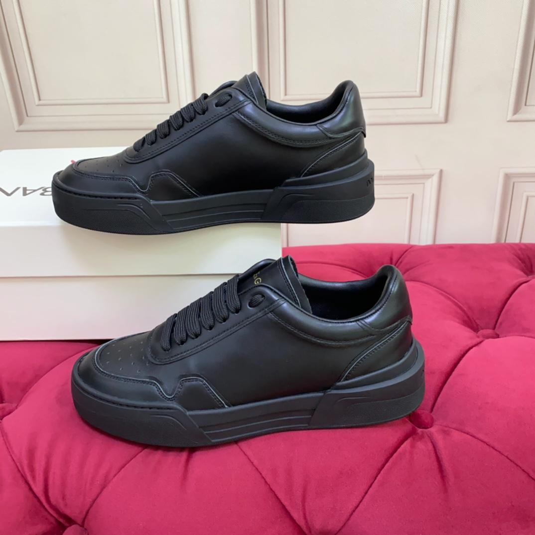                 Logo-Plaque Low-Top Sneakers DG Men women luxury fashion shoes  20