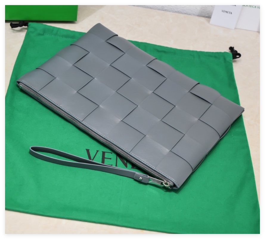 Bottega Veneta Intreccio leather slender pouch Intreccio weave purse wallet bags