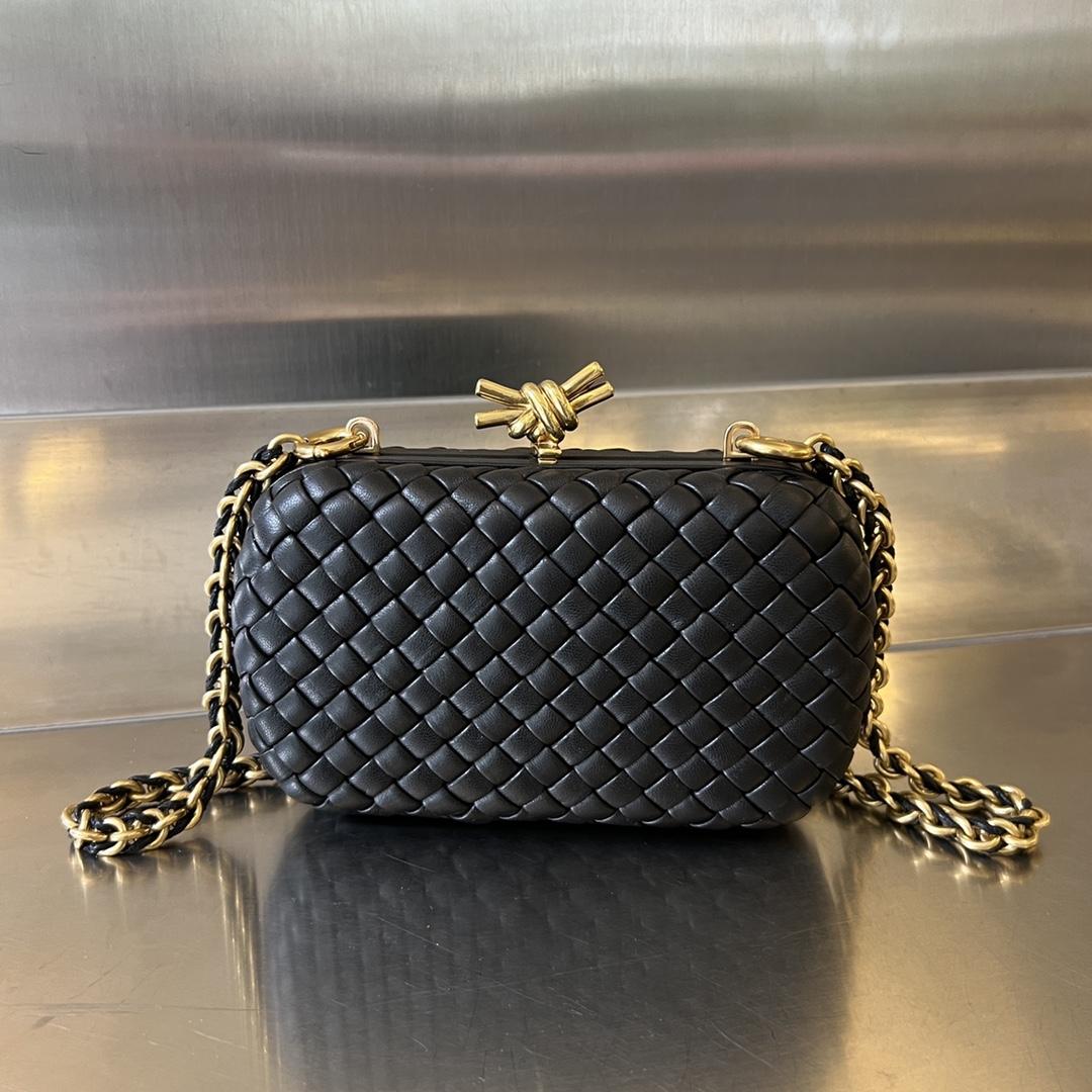 Bottega Veneta Knot Clutch Padded intrecciato woven lambskin clutch wallet purse