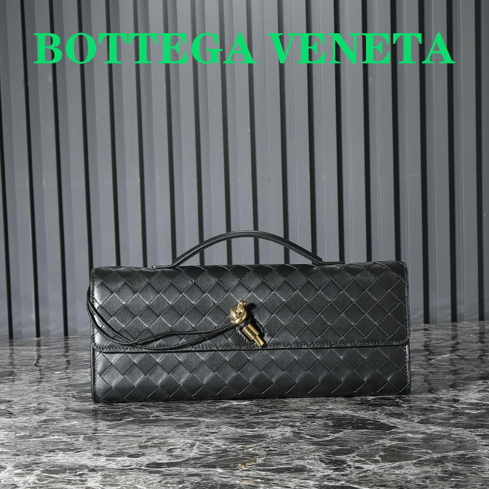 Bottega Veneta Andiamo Intrecciato Leather E/W Clutch shop design luxury handbag