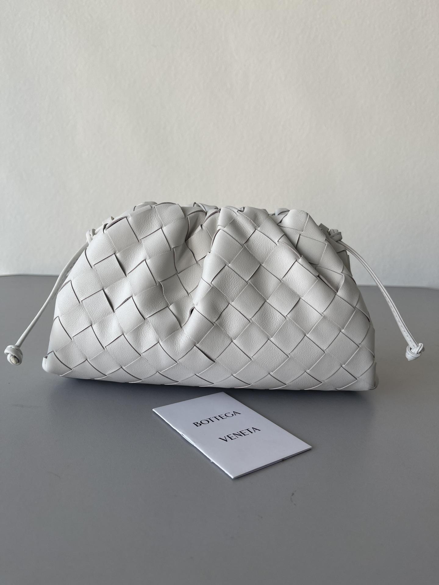 Bottega Veneta Pouch intrecciato leather clutch Ladies design luxury handbag 