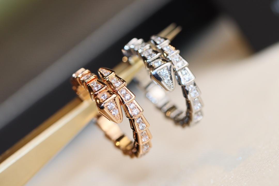 Bvlgari  Serpenti Viper Ring White Gold Luxury design cheap Fashion Jewellery   Bvlgari Rings. Serpenti series. The Bvlgari Serpenti Viper ring white gold
