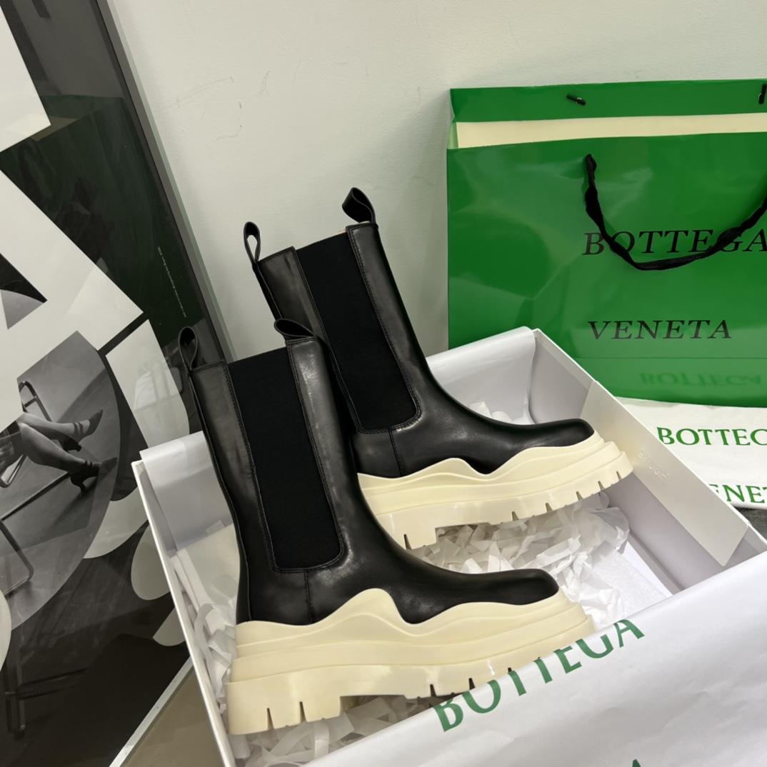 Bottega Veneta Round Toe Lace-Up Boots Women luxury designer biker ankle boot bv