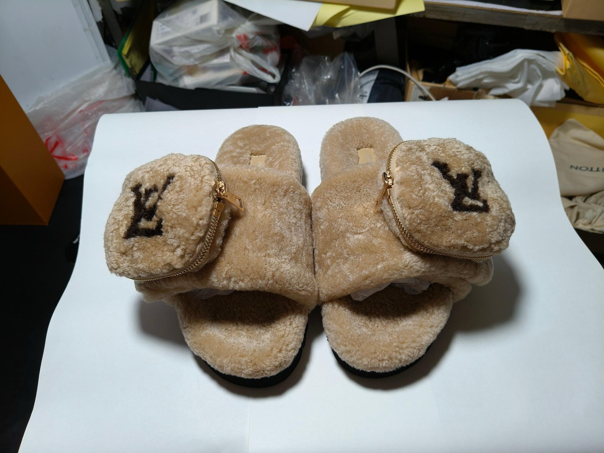 LV sandals Women