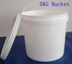 Plastic bucket