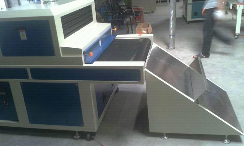 Flat UV curing machine with unloading system 4