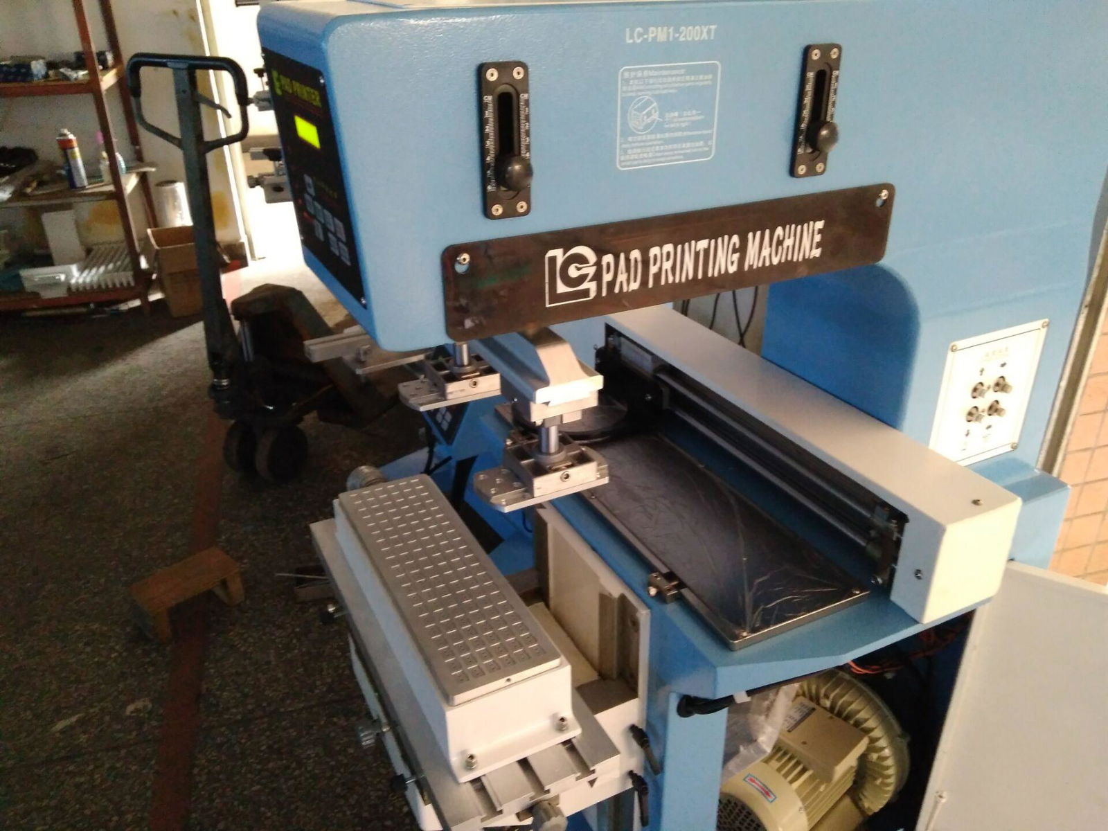 Single Transverse pad printing machines for round applications 5