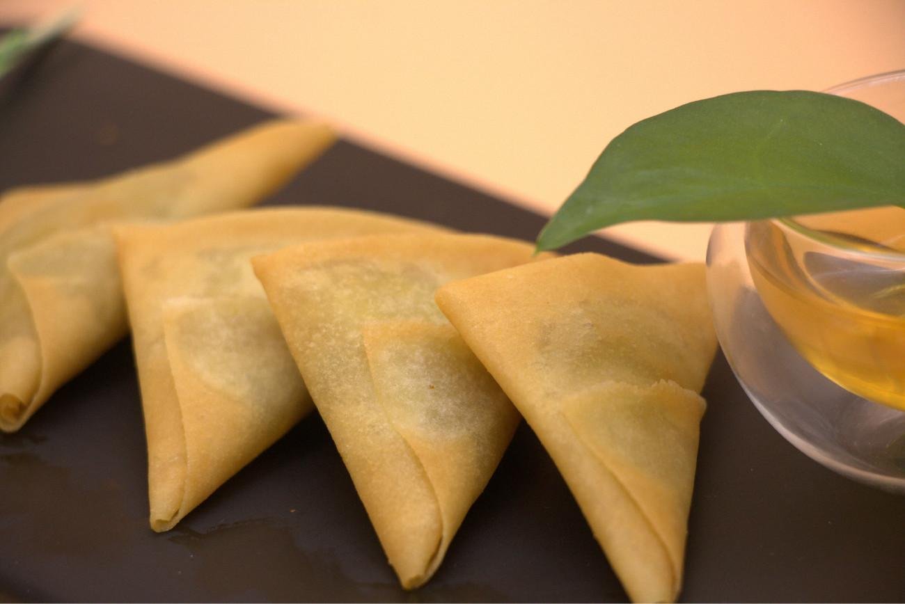 Vegetable Samosa,Frozen Dim Sum,Asian Food,Oriental Food,Snacks,Party Food - SFAF-VSMS - the buyer's brand (China Trading Company) - Frozen