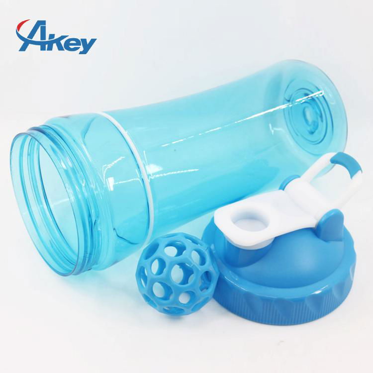 Tritan Shaker bottle with plastic ball 3