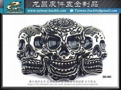 Silver-plated black metal skull buckle