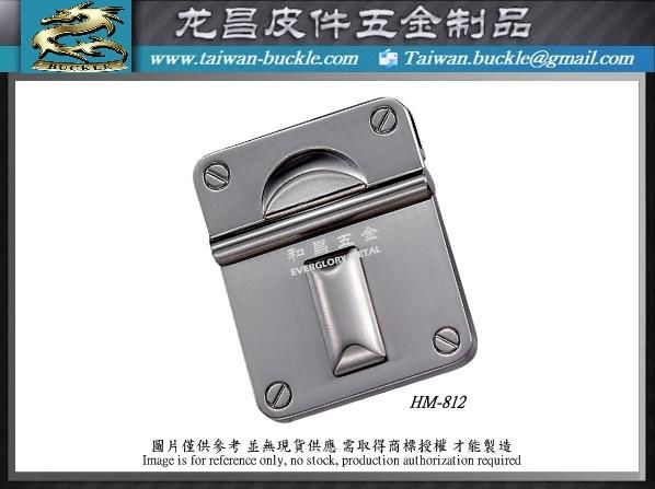 Taiwan Bags and handbag metal buckle production foundry 2