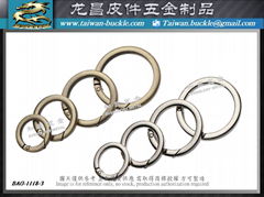 Bag spring buckle