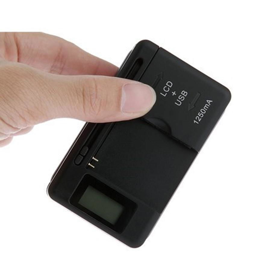 Universal Camera Battery Charger 4