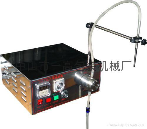 Semi-automatic liquid filling machine series 4