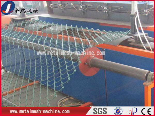 Diamond Wire Mesh (Chain Link Fence) Machine 3