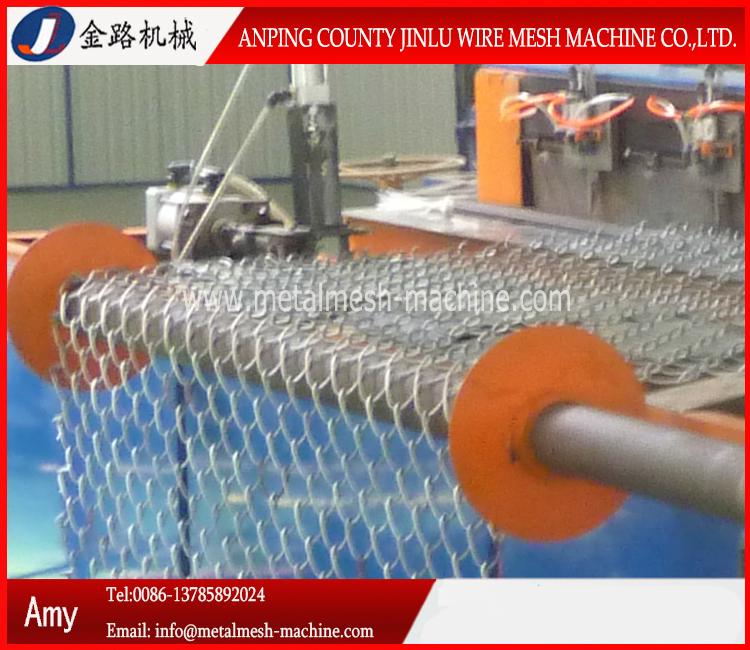 Diamond Wire Mesh (Chain Link Fence) Machine 4