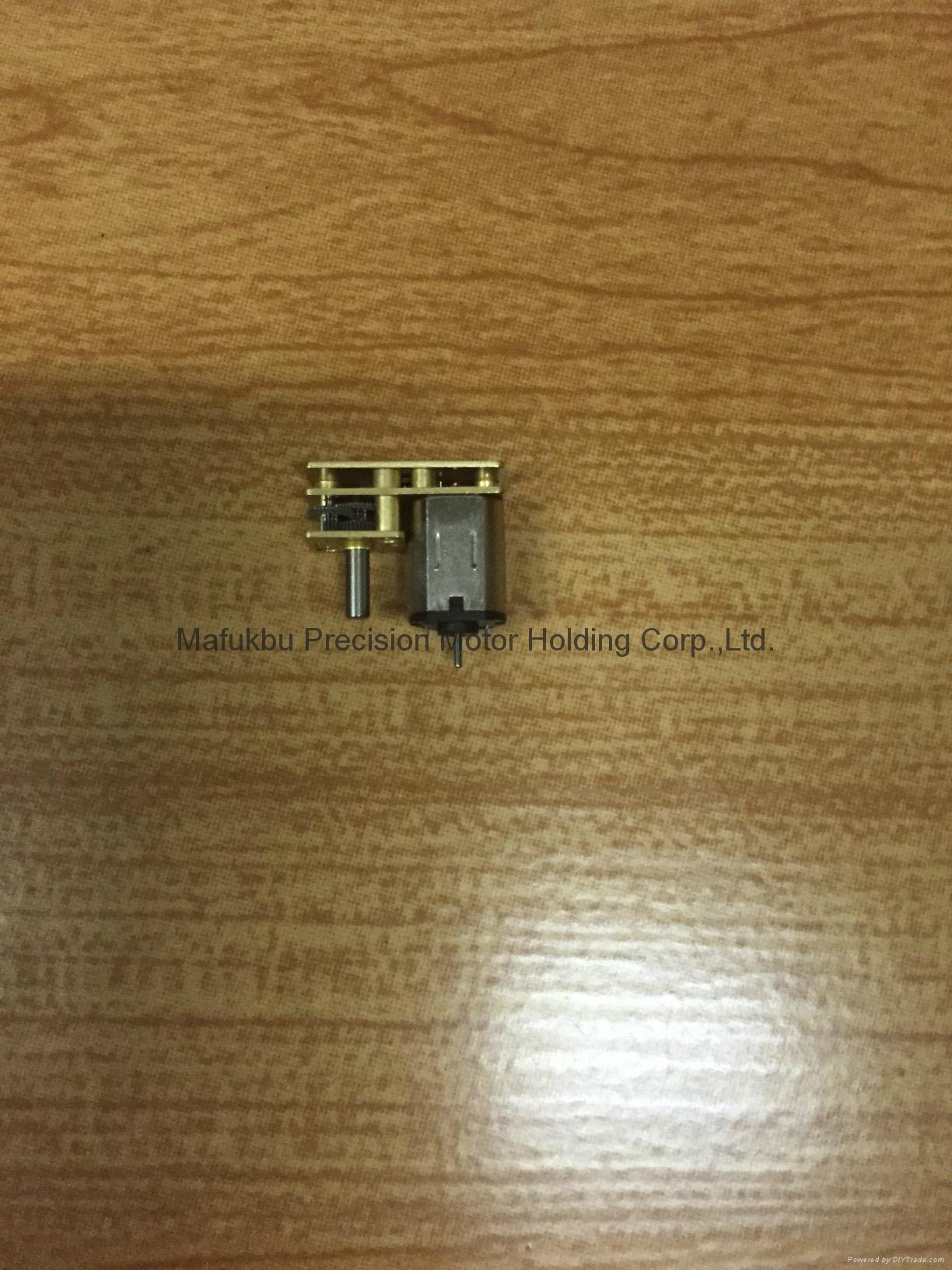 新产品-180度轴微型减速电机(004)