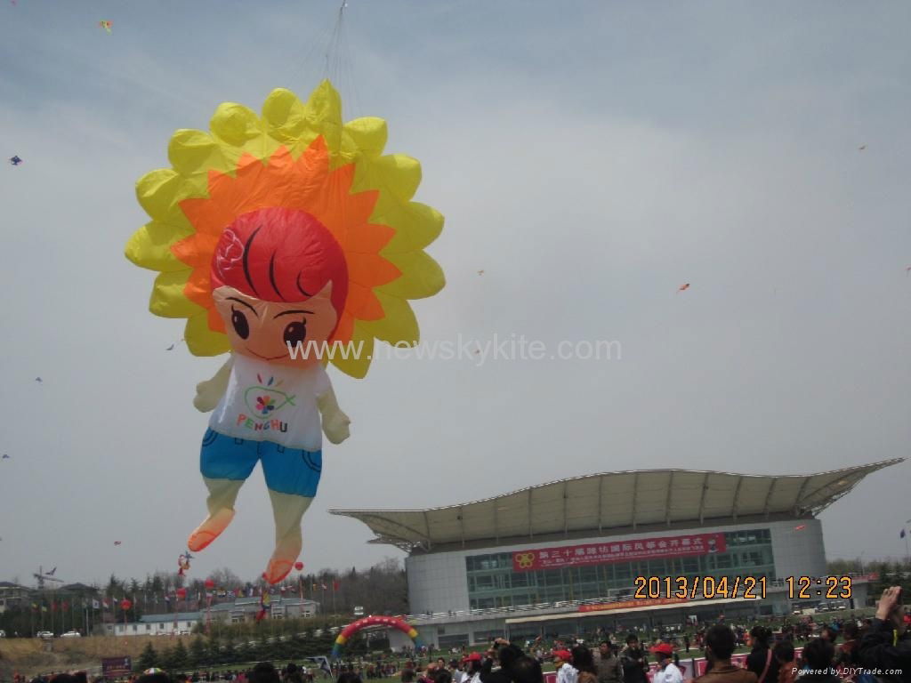 Biggest kite (100M long octopus) in 2013 WF kite festival