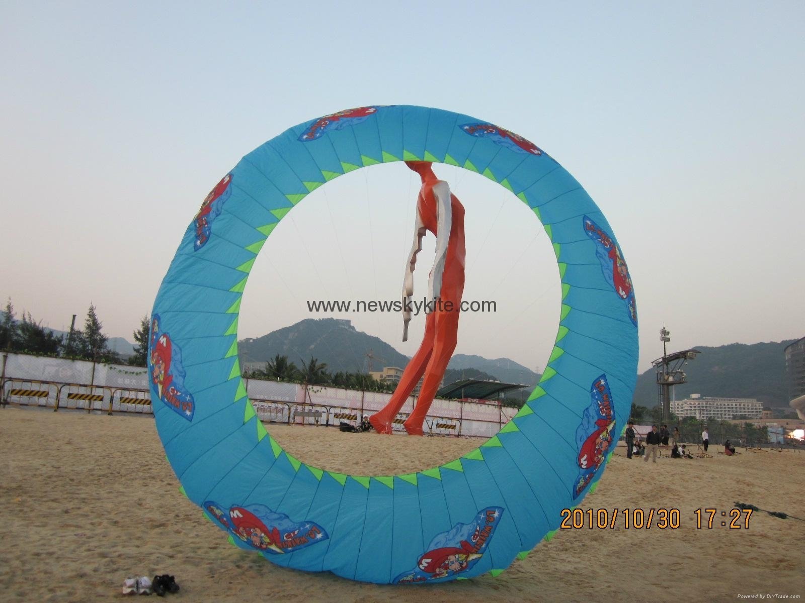 Ring kite for advertising