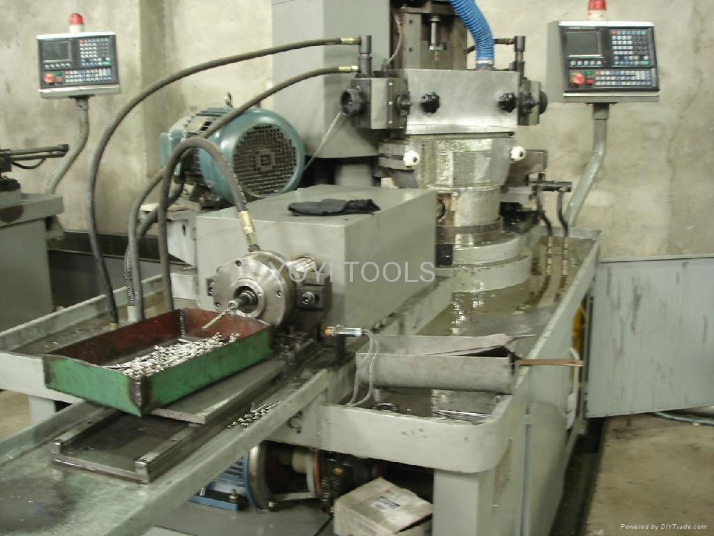 computer control automatic flute ground machine