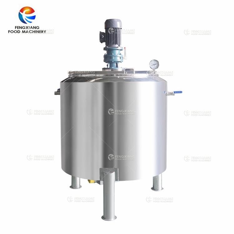 Stainless steel tank for liquid mixer