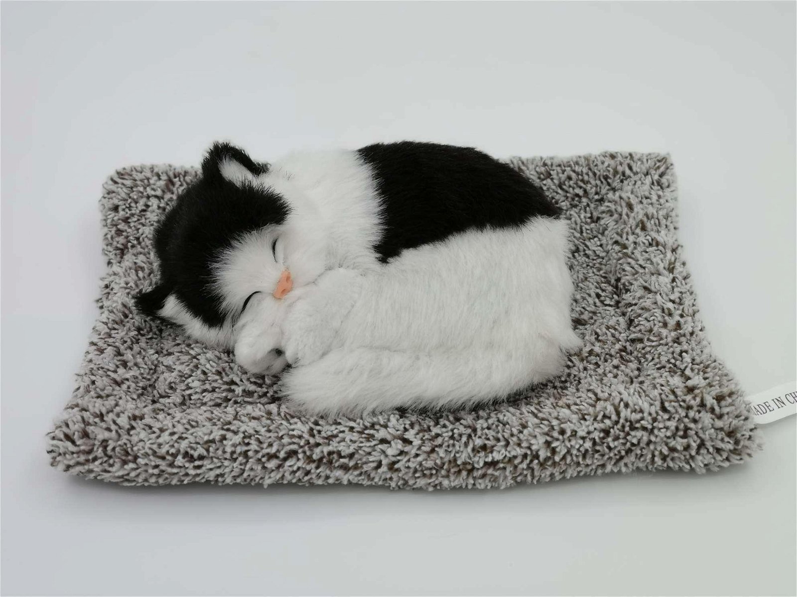  synthetic  fur animals sleeping cat  sleeping cat  China 