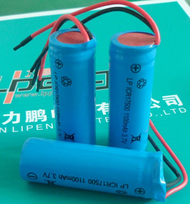  17500 3.7V 1100MAH 4