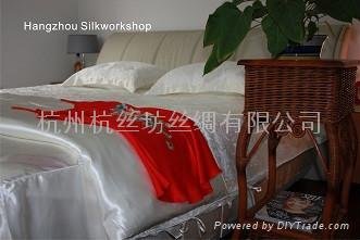 Silk bedding set and silk bed linen