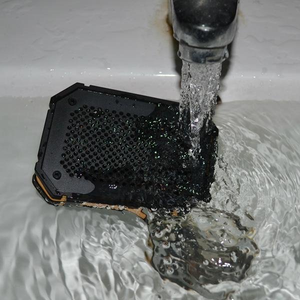 Power bank waterproof mini speaker  IPX7,mp3 player pool sea 4
