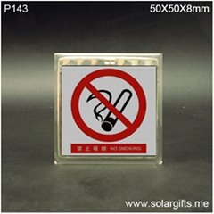 solar flashing badge P143